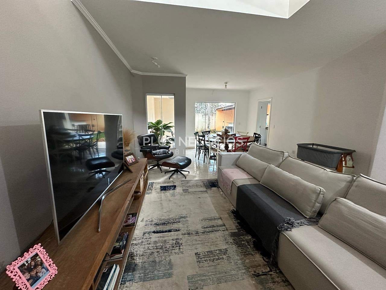 Casa à venda com 3 quartos, 244m² - Foto 5