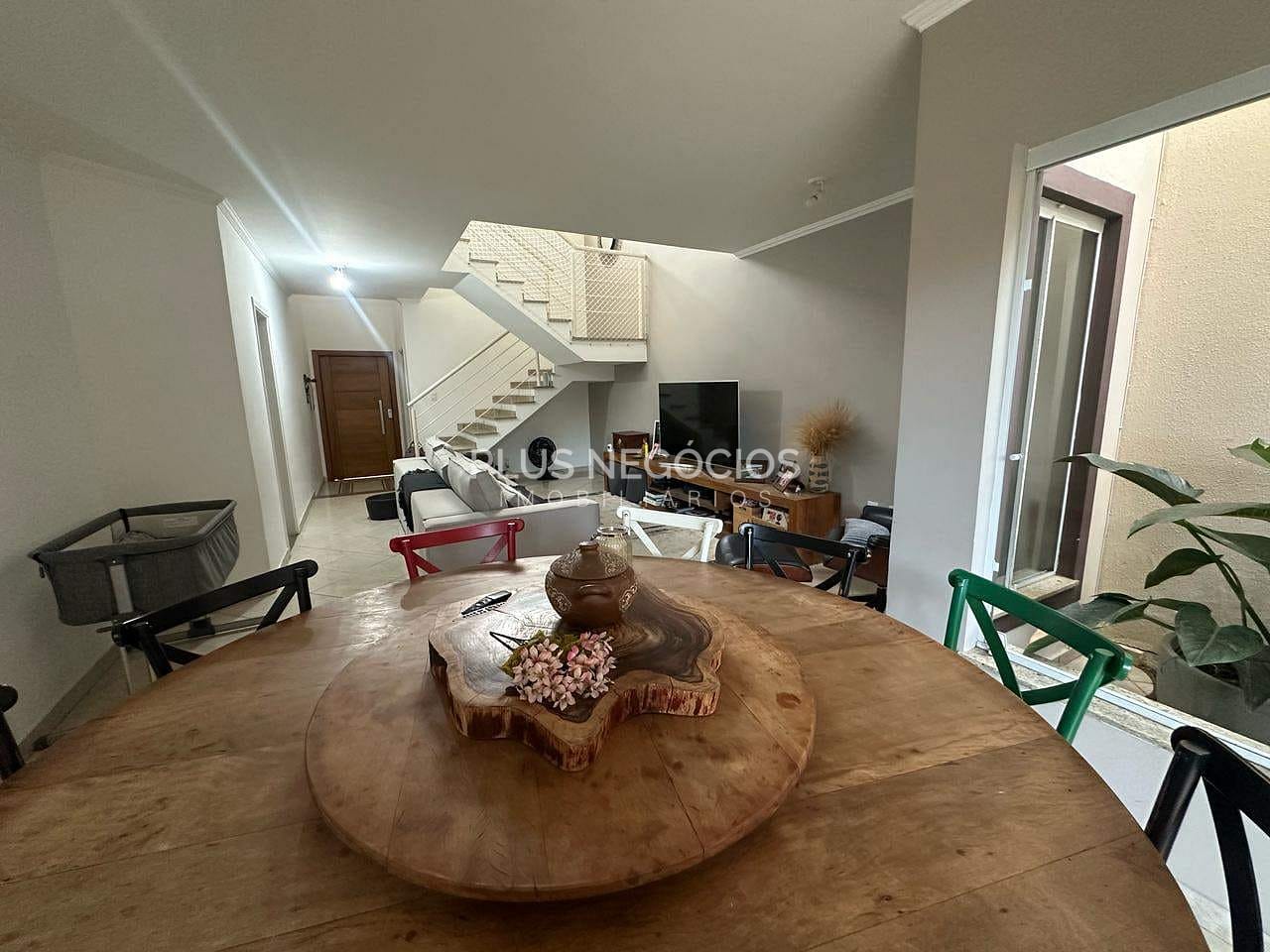 Casa à venda com 3 quartos, 244m² - Foto 6
