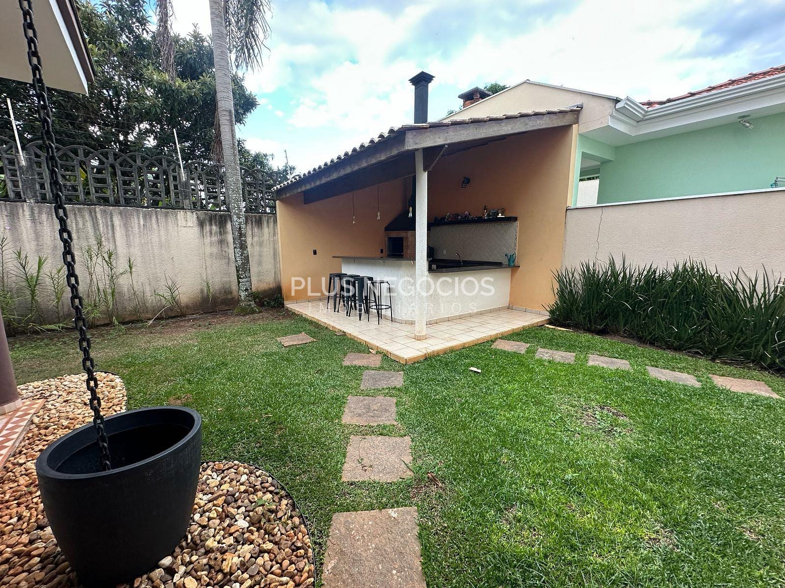 Casa à venda com 3 quartos, 244m² - Foto 9