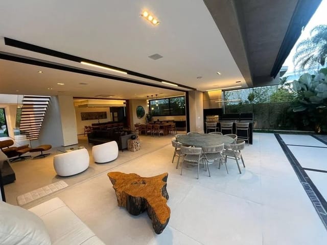 Casa com 560m² 4 quartos e 6 banheiros, à venda, no bairro Alphaville Residencial Um em Barueri