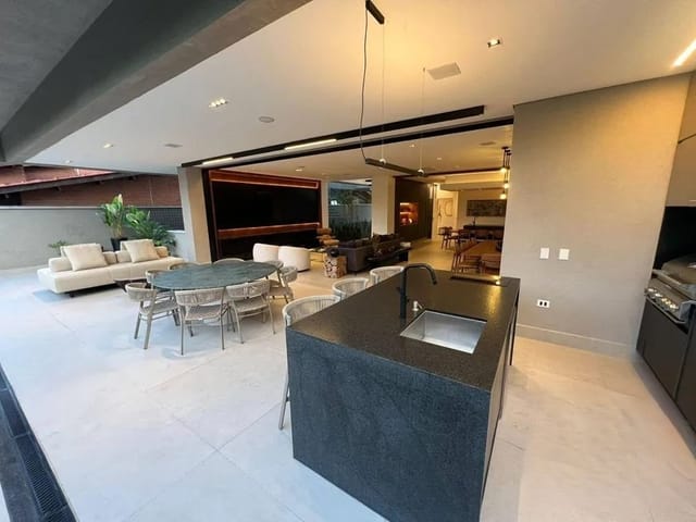 Casa com 560m² 4 quartos e 6 banheiros, à venda, no bairro Alphaville Residencial Um em Barueri
