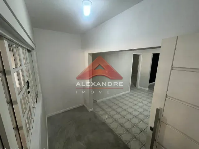 Casa 4 quartos e 2 banheiros, à venda, no bairro Jardim da Granja em São José dos Campos