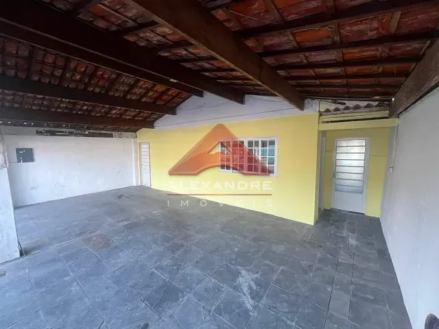 Casa 4 quartos e 2 banheiros, à venda, no bairro Jardim da Granja em São José dos Campos