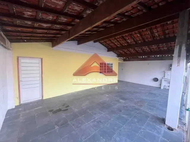 Casa 4 quartos e 2 banheiros, à venda, no bairro Jardim da Granja em São José dos Campos