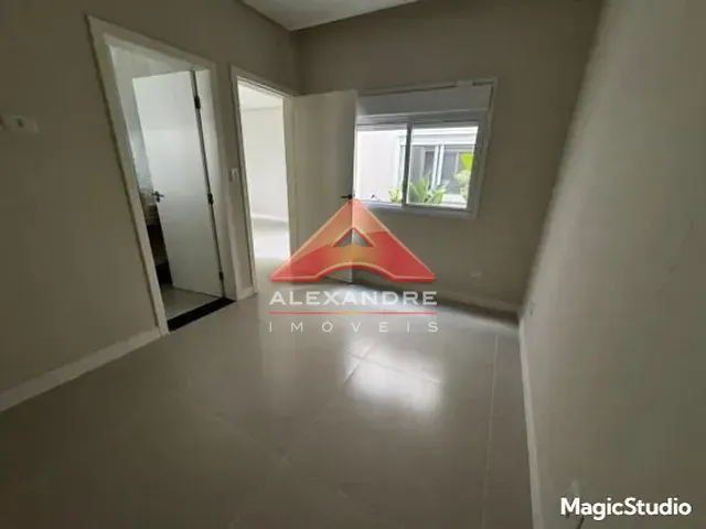 Casa 3 quartos e 1 banheiro, à venda, no bairro Portal dos Passaros em São José dos Campos