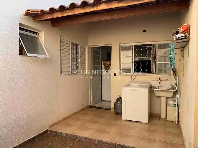 Casa com 140m² 2 quartos e 2 banheiros, à venda, no bairro Loteamento Dinorá Rosa em Sorocaba