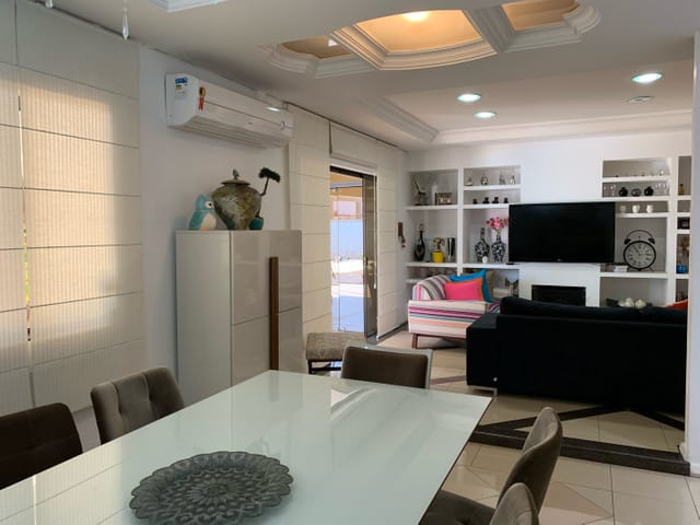 Casa com 580m² 3 quartos e 6 banheiros, à venda, no bairro Parque Esperança em Taubaté