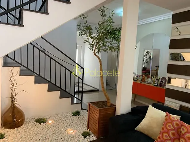 Casa com 580m² 3 quartos e 6 banheiros, à venda, no bairro Parque Esperança em Taubaté