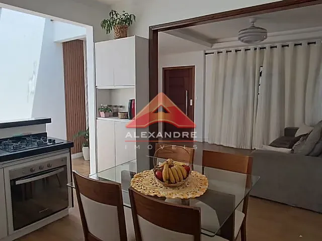 Casa 2 quartos e 1 banheiro, à venda, no bairro Jardim Nova Detroit em São José dos Campos