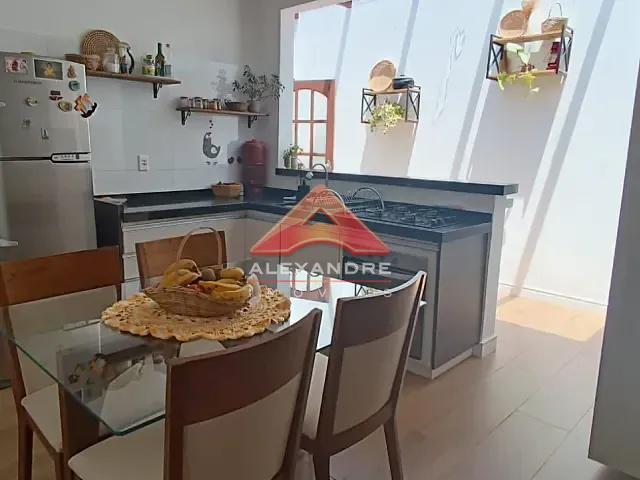 Casa 2 quartos e 1 banheiro, à venda, no bairro Jardim Nova Detroit em São José dos Campos