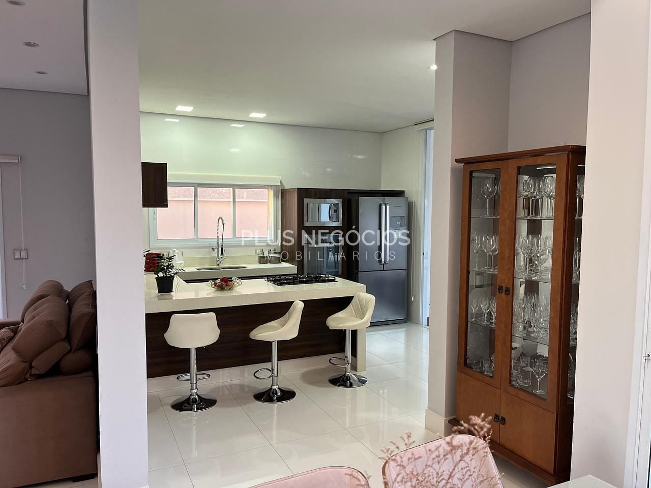 Casa à venda com 3 quartos, 318m² - Foto 7