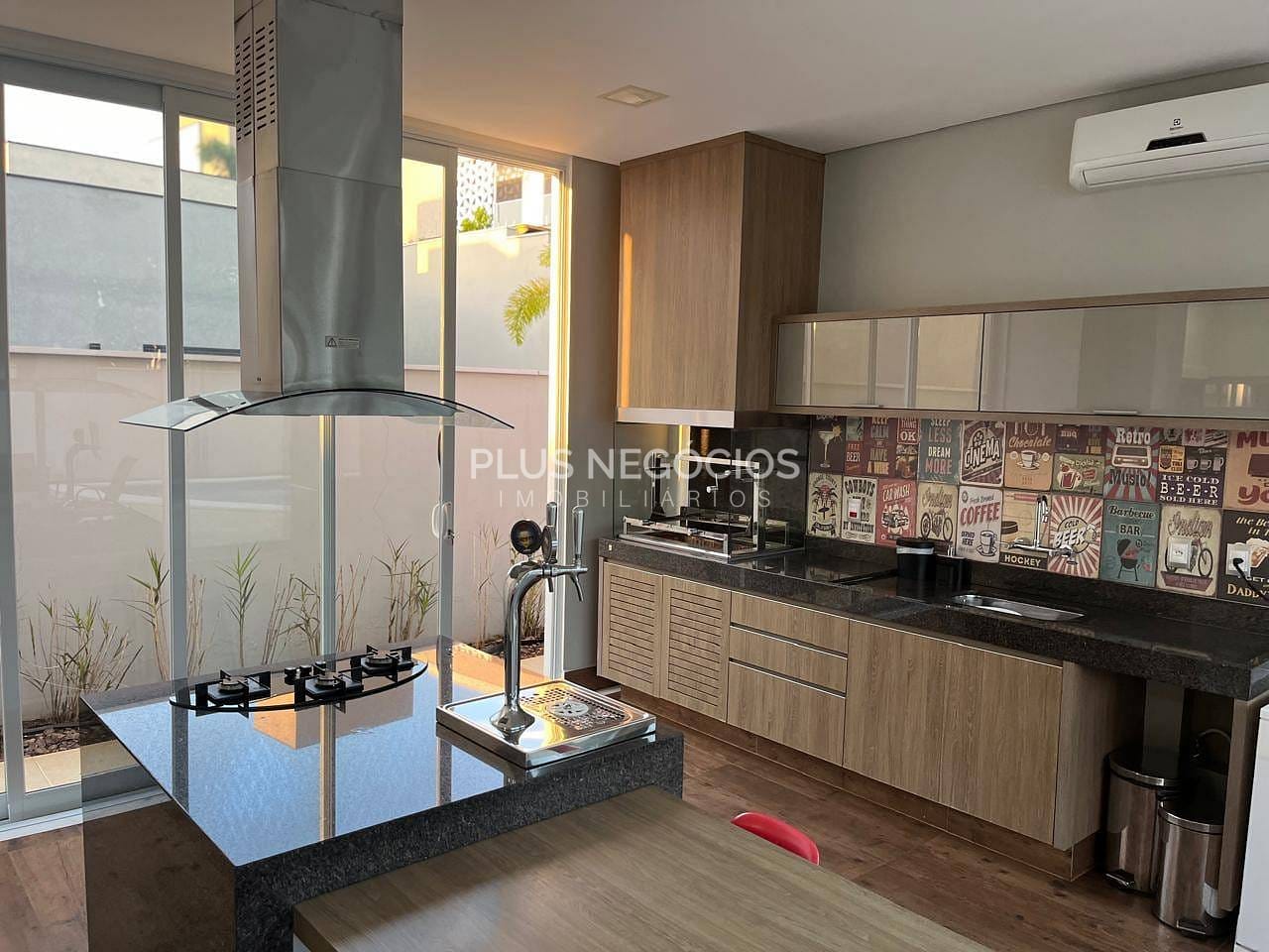 Casa à venda com 3 quartos, 318m² - Foto 13