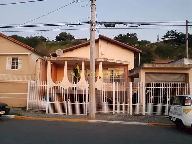 Casa com 125m² 4 quartos e 2 banheiros, à venda, no bairro Aroeira em Aparecida