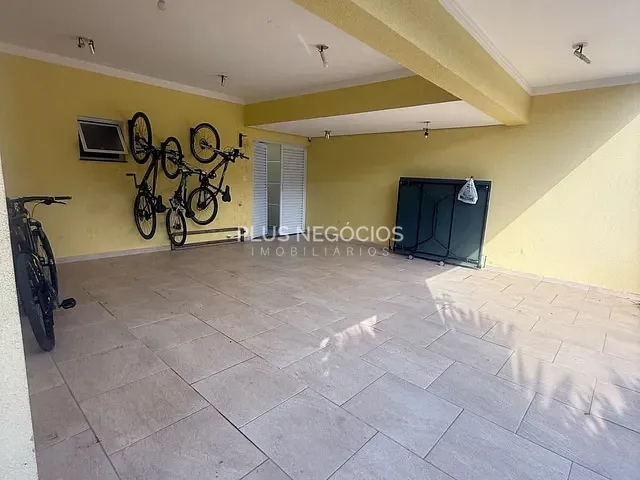 Casa com 385m² 4 quartos e 3 banheiros, à venda, no bairro Jardim Gramados de Sorocaba em Sorocaba