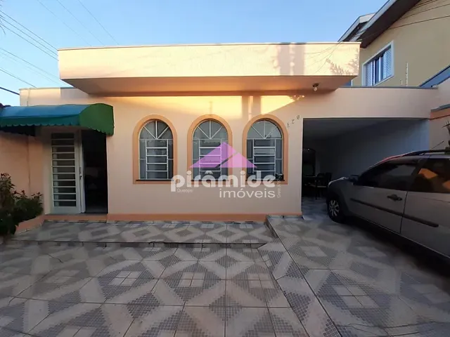 Casa com 300m², à venda, no bairro Vila Industrial em São José dos Campos