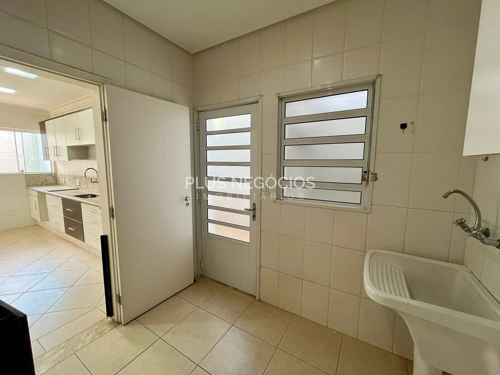 Casa, 3 quartos, 291 m² - Foto 9