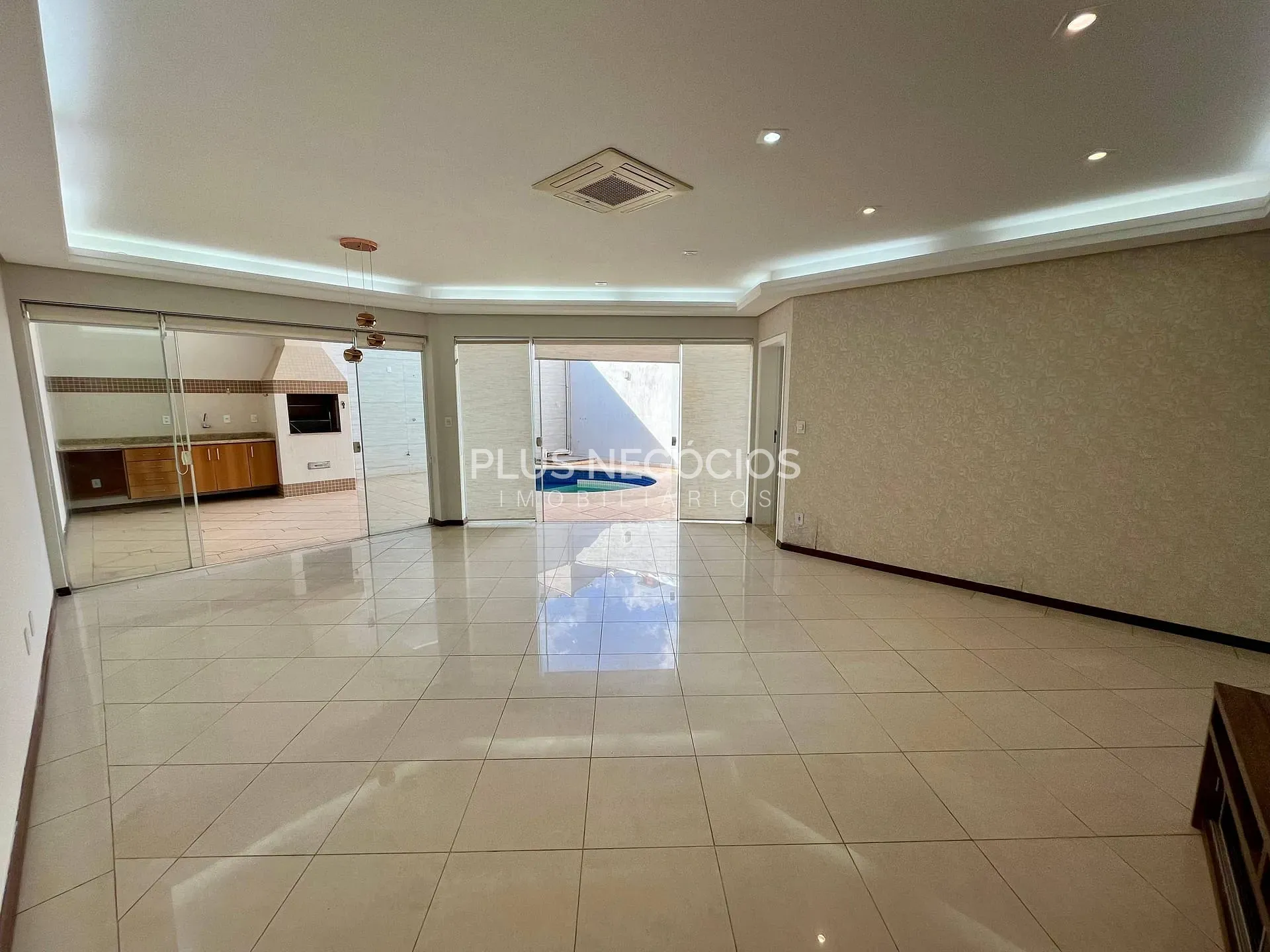 Casa, 3 quartos, 291 m² - Foto 2