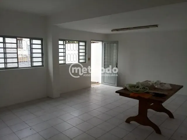 Casa com 455m² 2 quartos e 3 banheiros, à venda, no bairro Jardim Eulina em Campinas