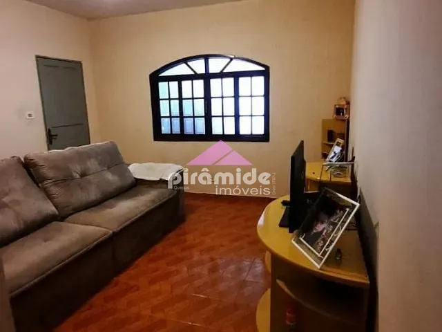 Casa com 223m² 2 quartos e 2 banheiros, à venda, no bairro Vila Dirce em São José dos Campos