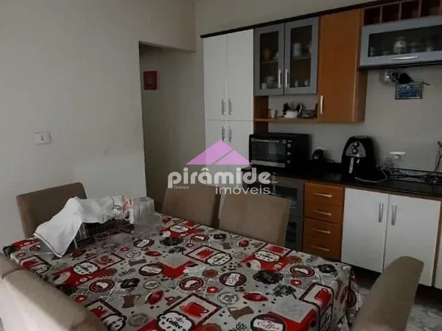 Casa com 223m² 2 quartos e 2 banheiros, à venda, no bairro Vila Dirce em São José dos Campos