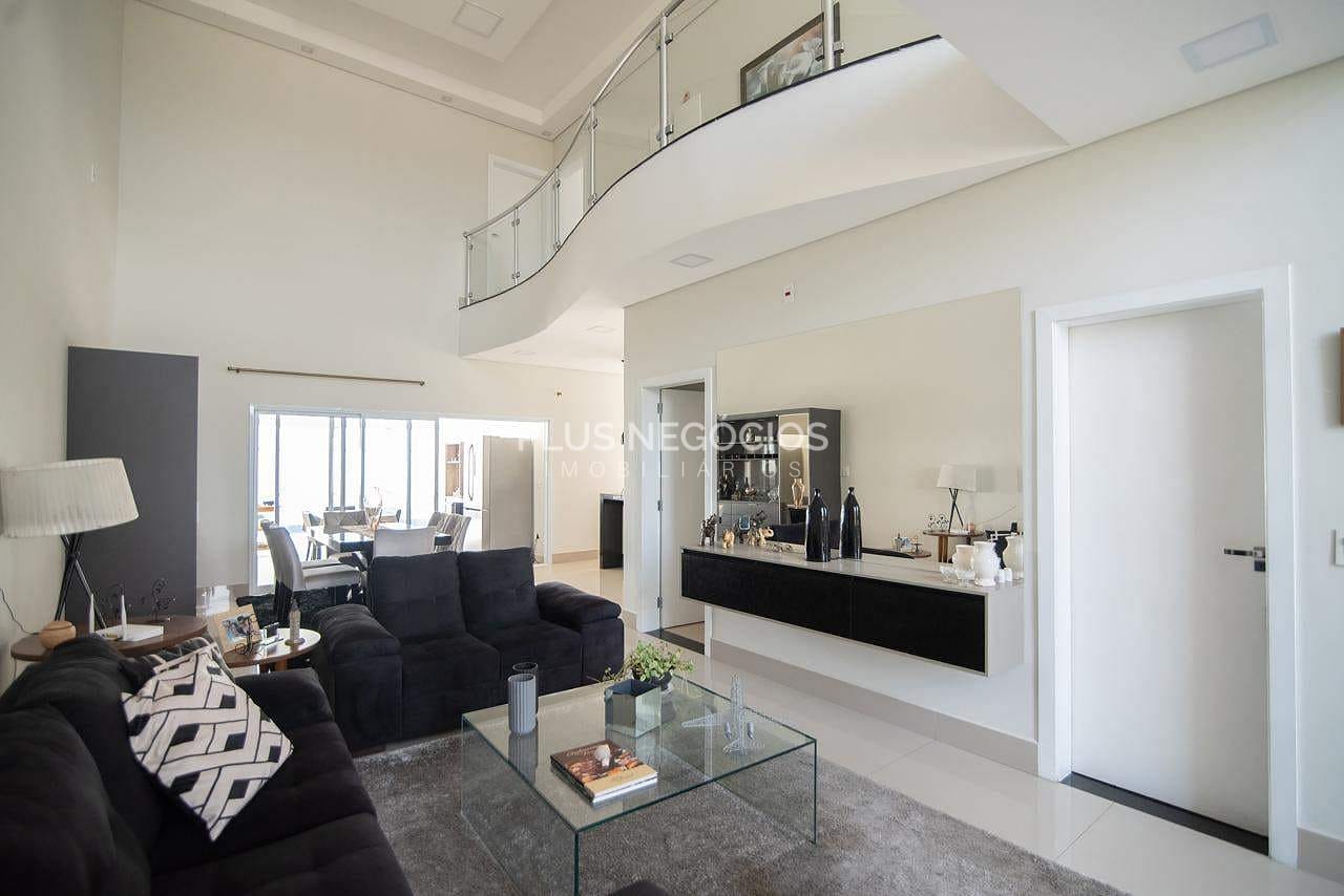 Casa à venda com 3 quartos, 323m² - Foto 4