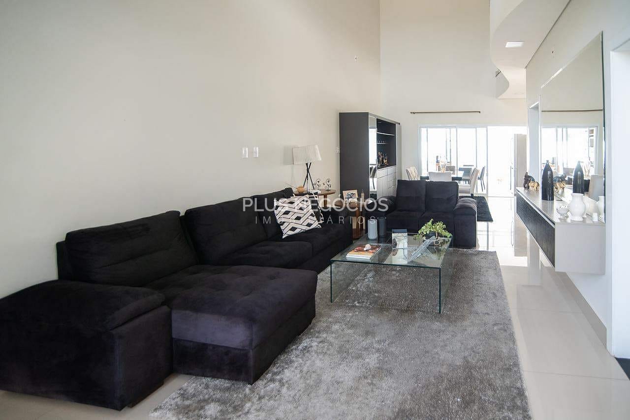 Casa à venda com 3 quartos, 323m² - Foto 5