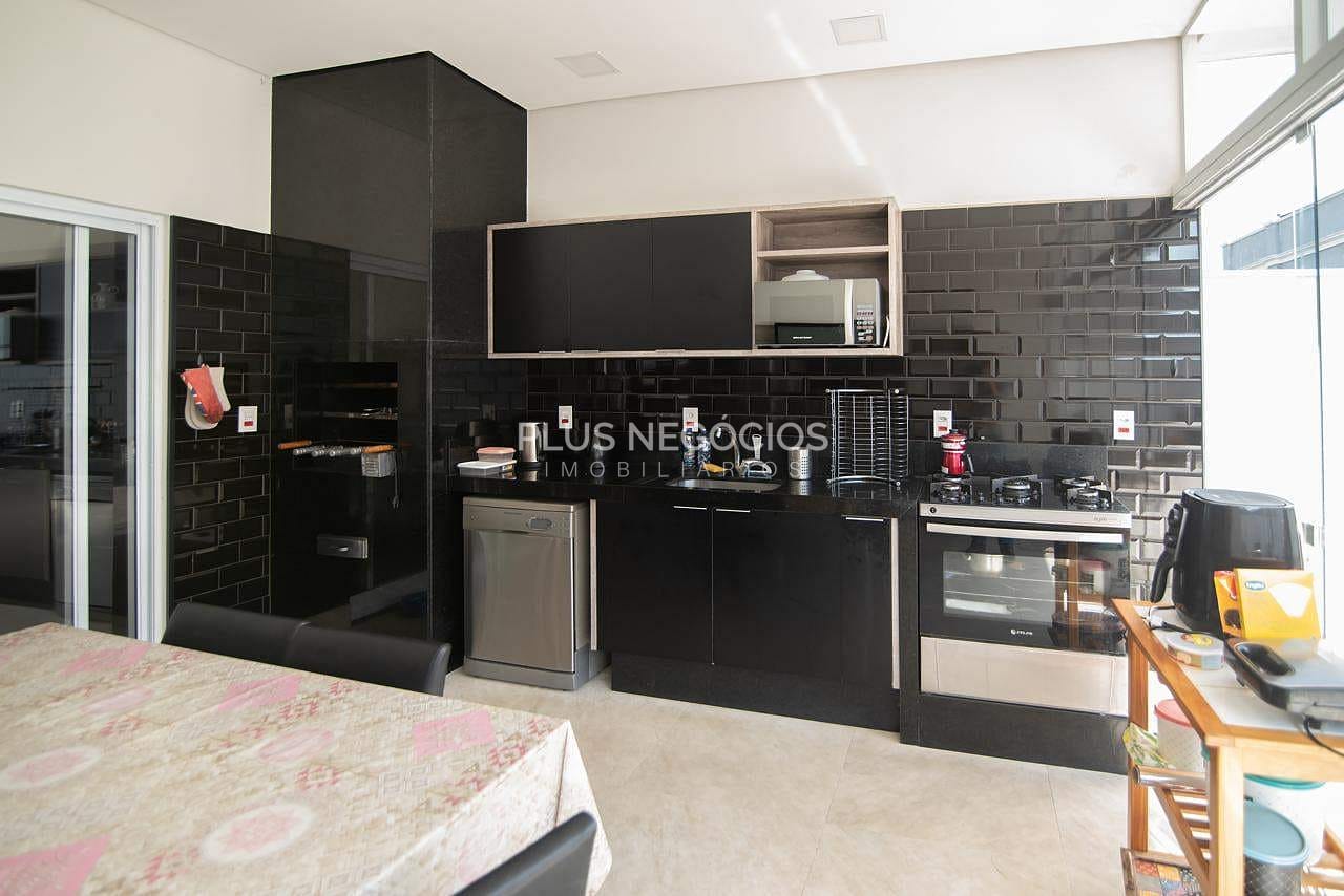 Casa à venda com 3 quartos, 323m² - Foto 15