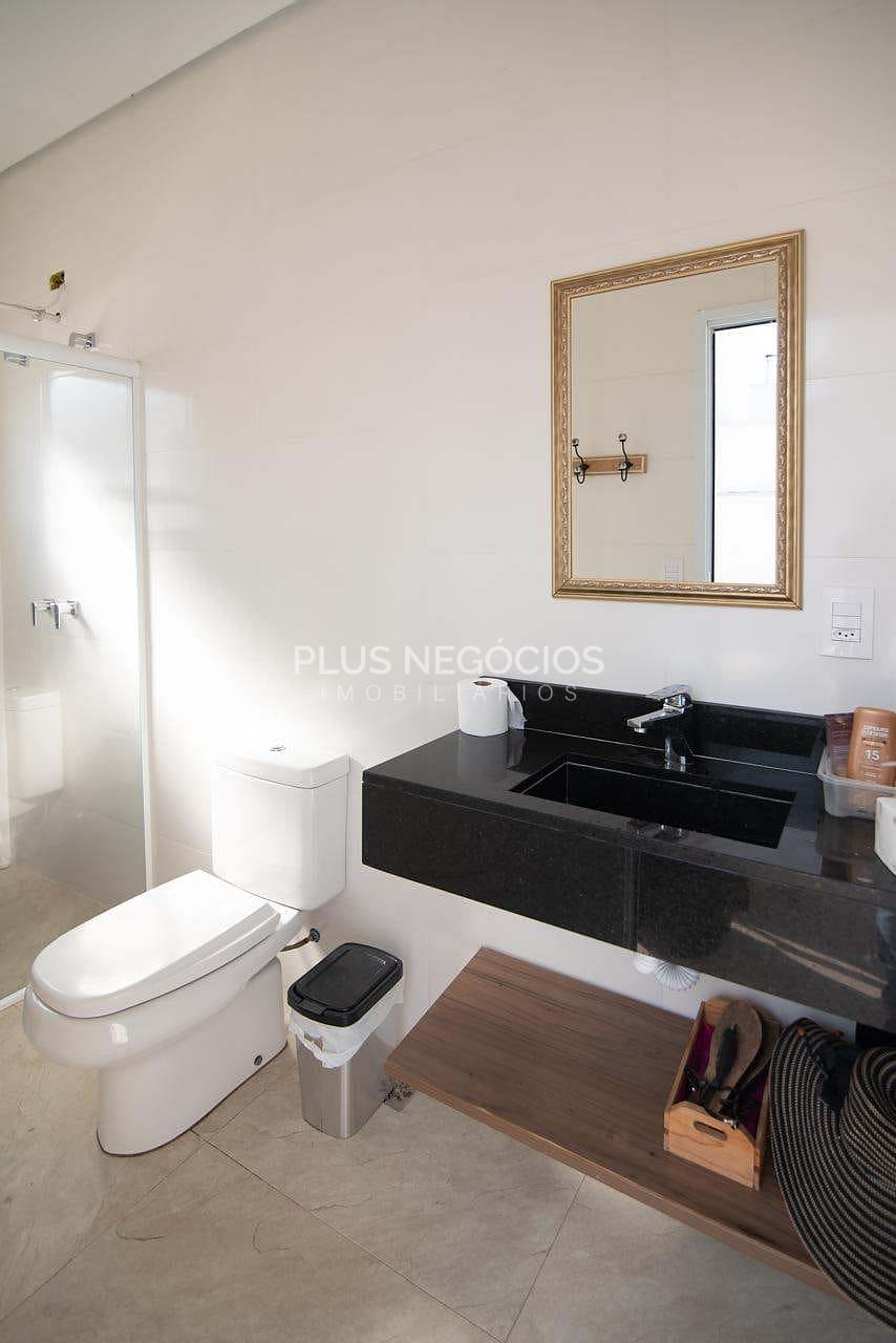 Casa à venda com 3 quartos, 323m² - Foto 16