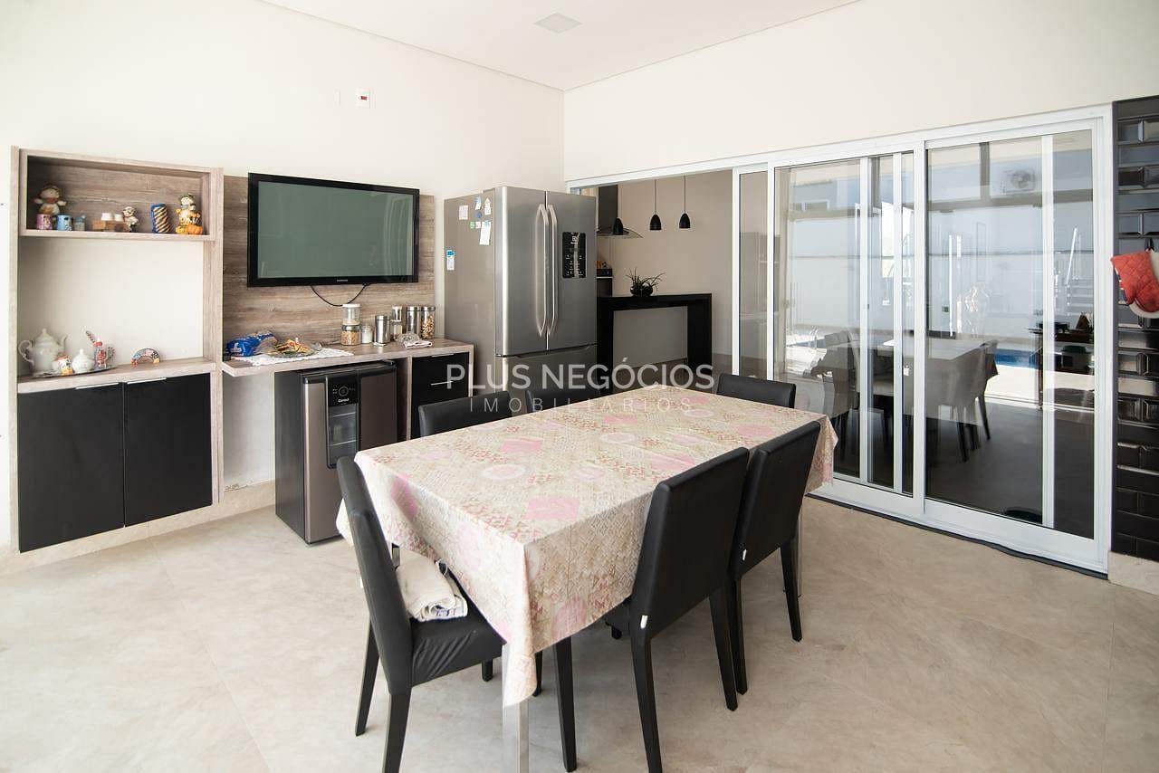 Casa à venda com 3 quartos, 323m² - Foto 21