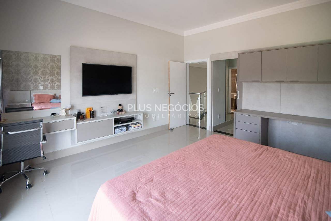 Casa à venda com 3 quartos, 323m² - Foto 25