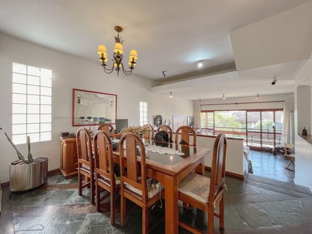 Casa com 360m² 4 quartos e 4 banheiros, à venda, no bairro Alphaville em Santana de Parnaíba
