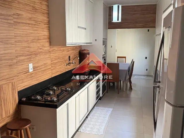 Casa 3 quartos e 3 banheiros, à venda, no bairro Residencial Tatetuba em São José dos Campos