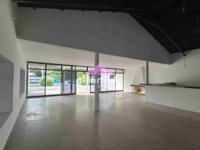 Casa com 450m² 3 quartos e 2 banheiros, para alugar, no bairro Jardim Esplanada em São José dos Campos