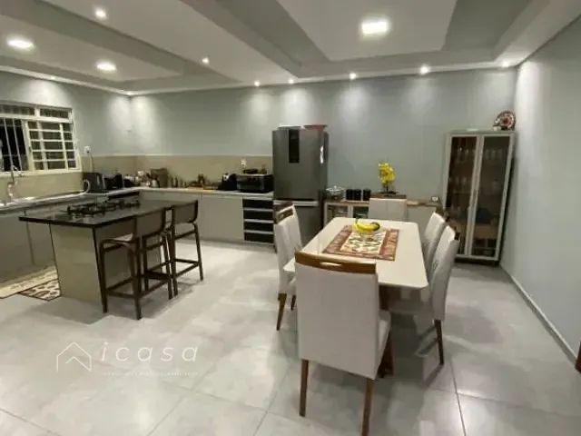 Casa com 250m² 3 quartos e 2 banheiros, à venda, no bairro Parque São Cristóvão em Taubaté