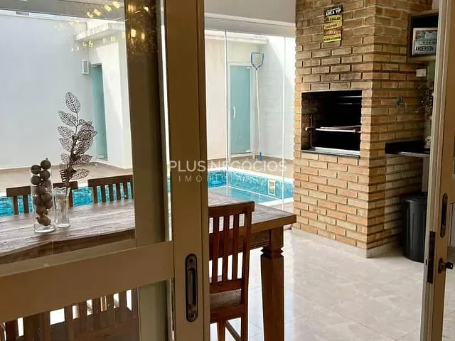 Casa com 200m² 3 quartos e 1 banheiro, à venda, no bairro Wanel Ville em Sorocaba
