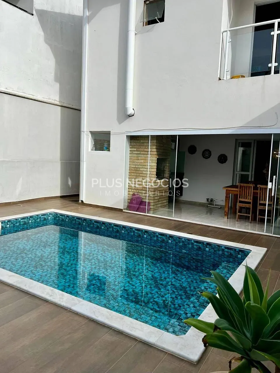 Casa, 3 quartos, 199 m² - Foto 2