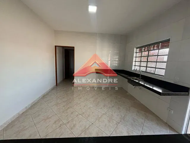 Casa 1 quarto e 1 banheiro, à venda, no bairro Vila das Flores em São José dos Campos