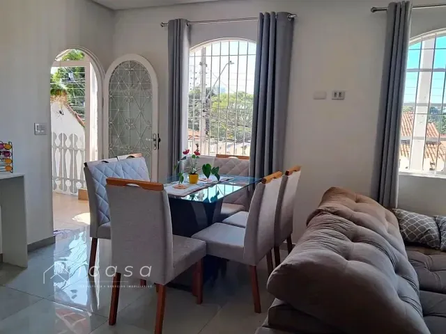 Casa com 250m² 3 quartos e 3 banheiros, à venda, no bairro Jardim das Indústrias em São José dos Campos