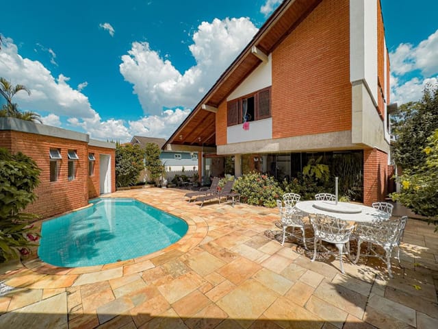 Casa com 420m² 3 quartos e 5 banheiros, à venda, no bairro Alphaville em Santana de Parnaíba