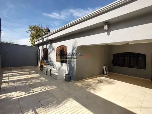 Casa com 360m² 2 quartos e 3 banheiros, à venda, no bairro Vila Avaí em Indaiatuba