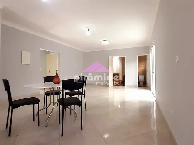 Casa com 300m² 6 quartos e 2 banheiros, à venda, no bairro Condomínio Terras do Vale em Caçapava