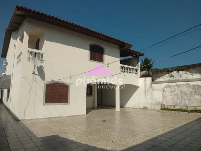 Casa com 1080m² 6 quartos e 5 banheiros, à venda, no bairro Pontal de Santa Marina em Caraguatatuba