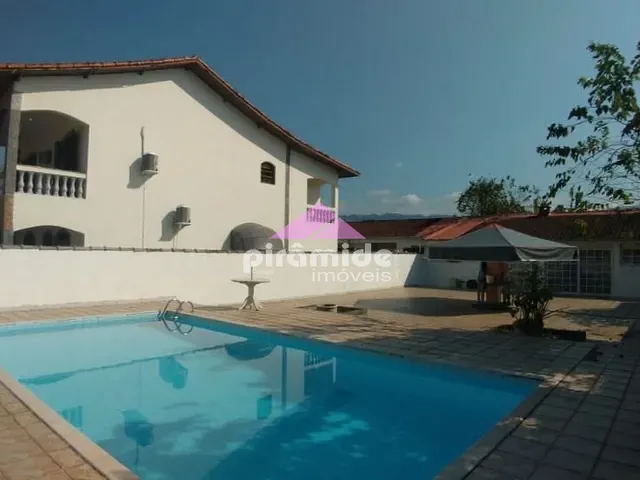 Casa com 1080m² 6 quartos e 5 banheiros, à venda, no bairro Pontal de Santa Marina em Caraguatatuba