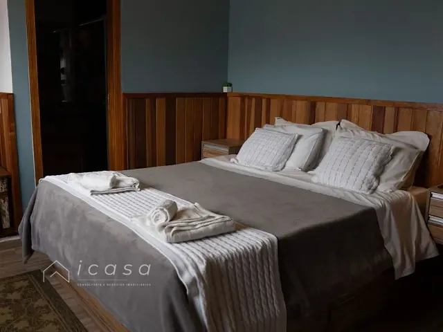Casa com 1352m² 5 quartos e 7 banheiros, à venda, no bairro Vila Abernéssia em Campos do Jordão
