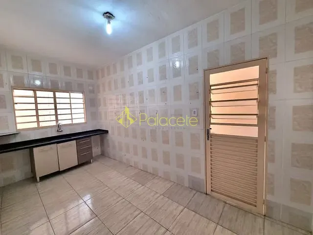 Casa com 112m² 2 quartos e 1 banheiro, à venda, no bairro Centro em Roseira
