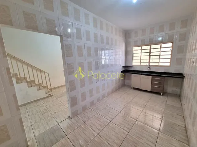 Casa com 112m² 2 quartos e 1 banheiro, à venda, no bairro Centro em Roseira