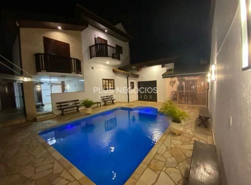 Casa à venda com 3 quartos, 340m² - Foto 4