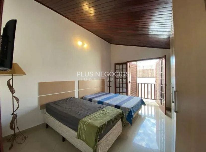Casa à venda com 3 quartos, 340m² - Foto 14