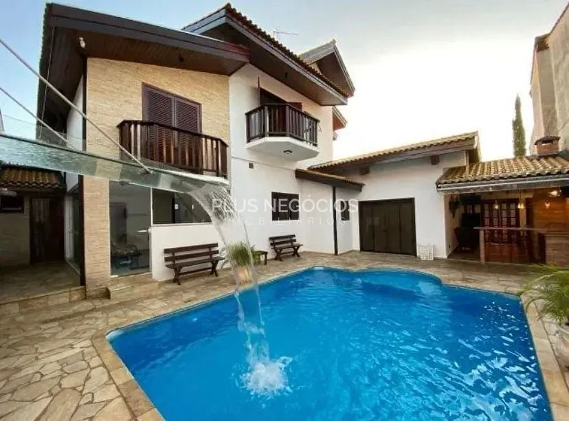 Casa, 3 quartos, 340 m² - Foto 1