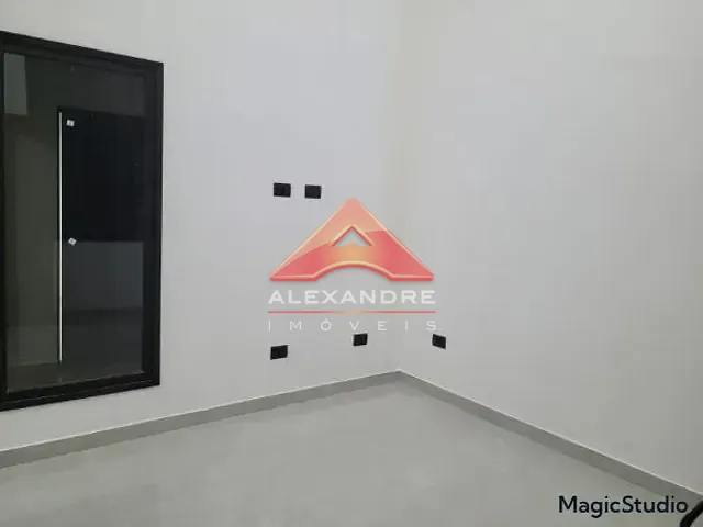 Casa 3 quartos e 1 banheiro, à venda, no bairro Jardim Minas Gerais em São José dos Campos